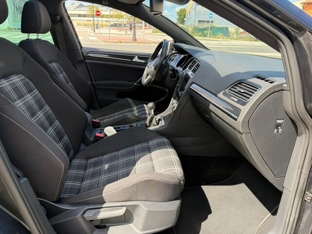 VOLKSWAGEN GOLF GOLF GTD