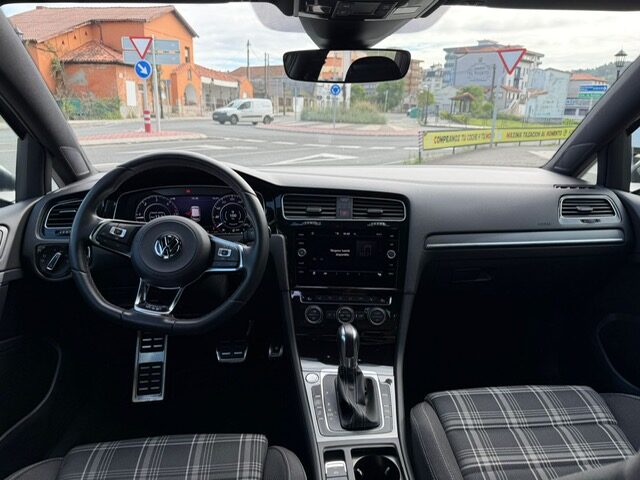 VOLKSWAGEN GOLF 2.0TDI GTD