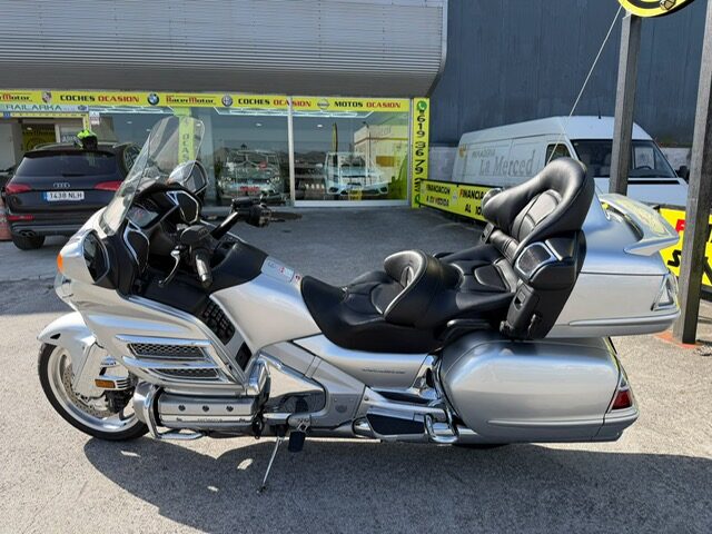 HONDA GOLDWING