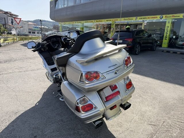 HONDA GOLDWING