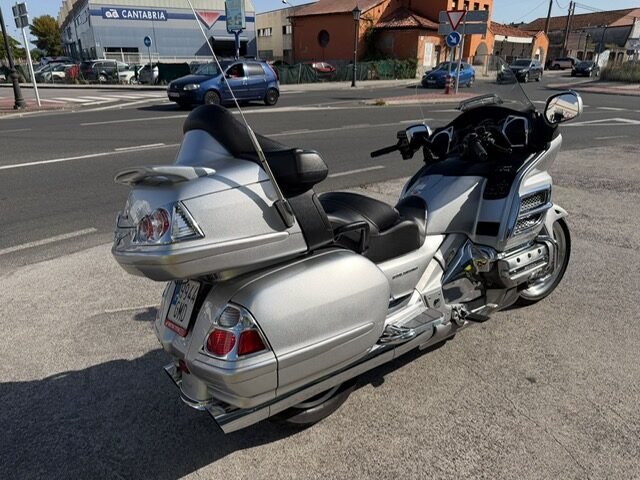 HONDA GOLDWING