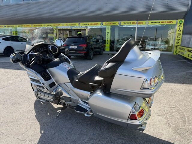 HONDA GOLDWING