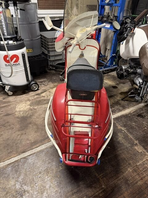 VESPA VESPA VESPA
